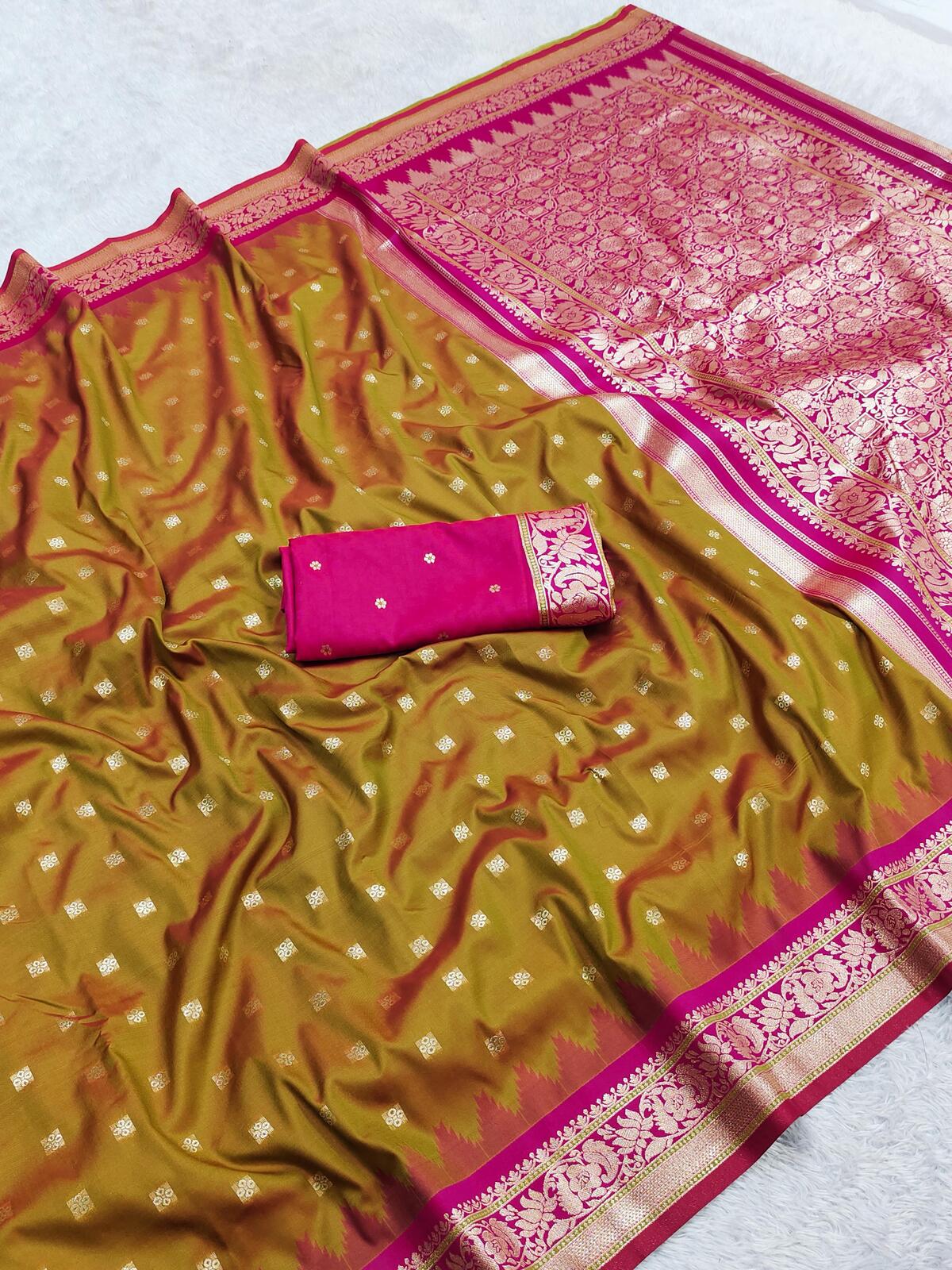 Transcendent Mustard Pure Banarasi Silk Saree With Redolent Blouse Piece