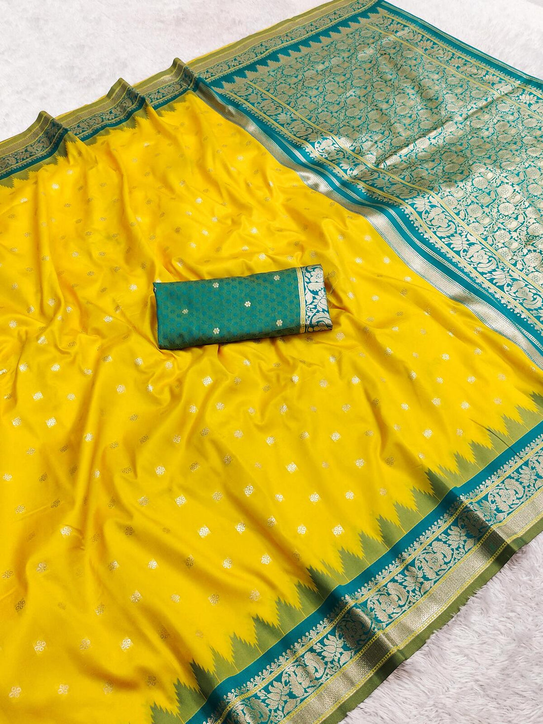Charming Yellow Pure Banarasi Silk Saree With Beguiling Blouse Piece