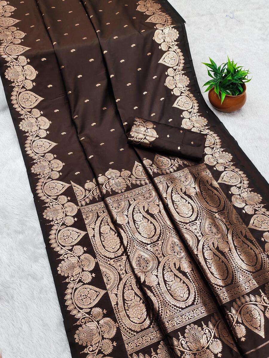 Flaunt Brown Soft Banarasi Silk Saree With Pleasant Blouse Piece