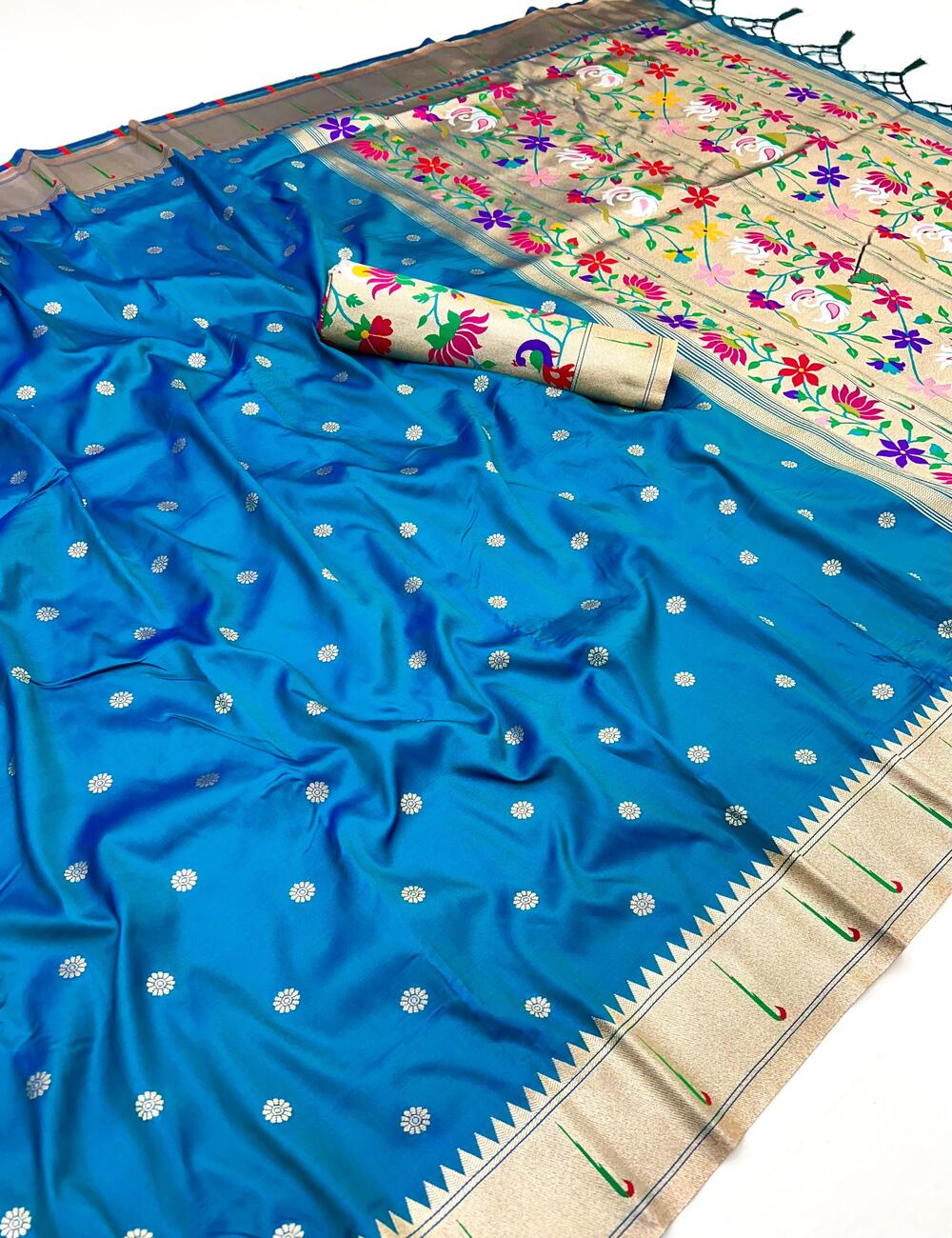 Nebula Blue Paithani Silk Saree With Deserving Blouse Piece