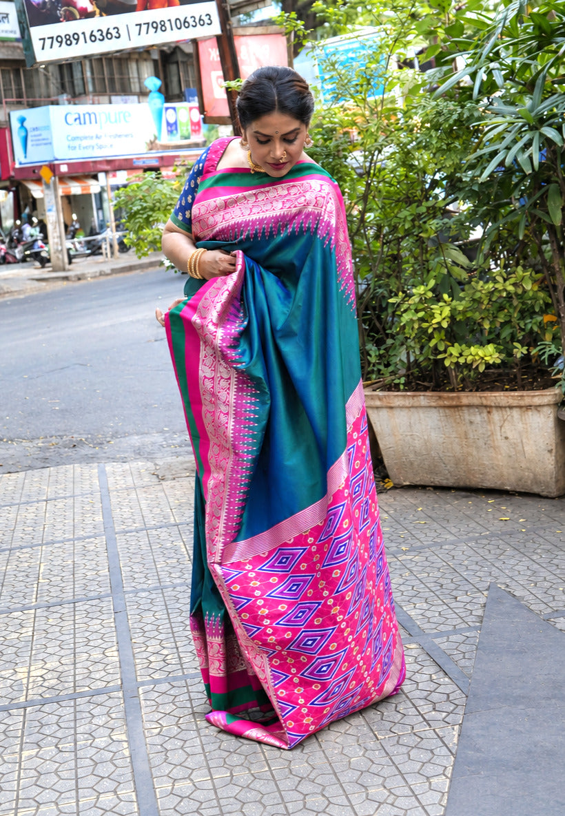 Sonali Kulkarni in Rama Zari Weaving Banarasi Silk Saree