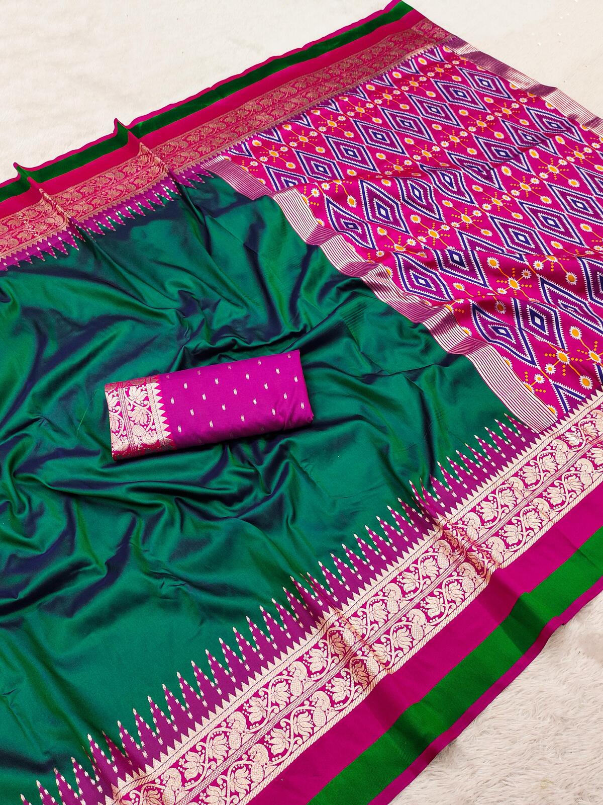 Posh Rama Pure Zari Weaving Banarasi Silk Saree With Smashing Blouse Piece