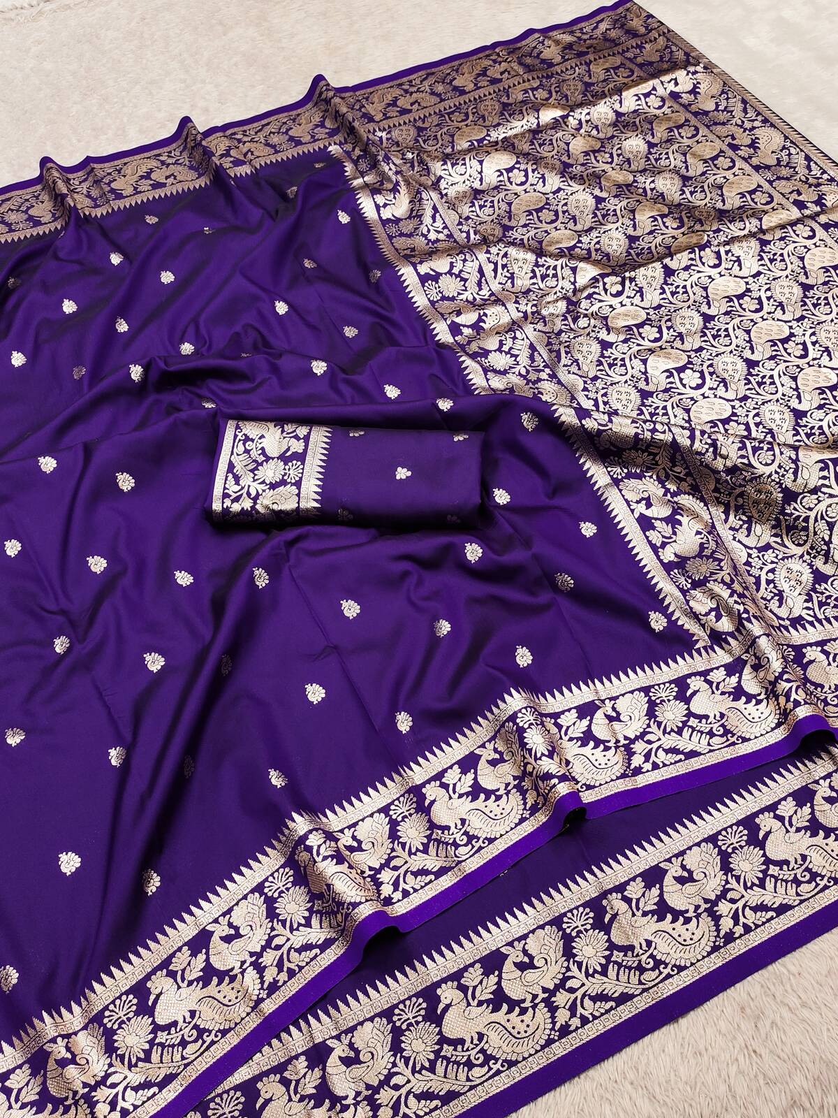 Ephemeral Royal Purple Pure Banarasi Silk Saree With Forbearance Blouse Piece