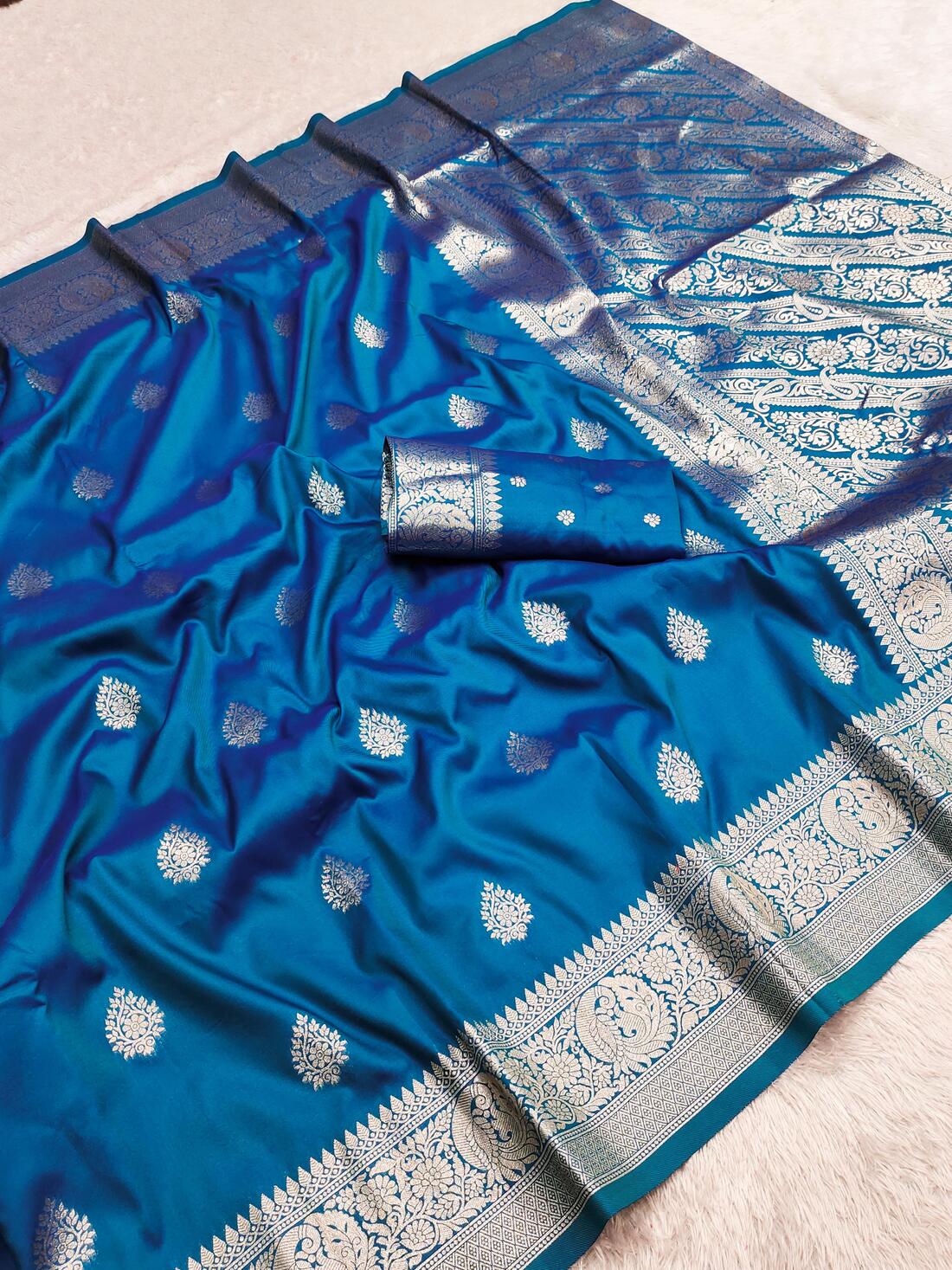 Sophisticated Firozi Soft Banarasi Silk Saree With Dissemble Blouse Piece