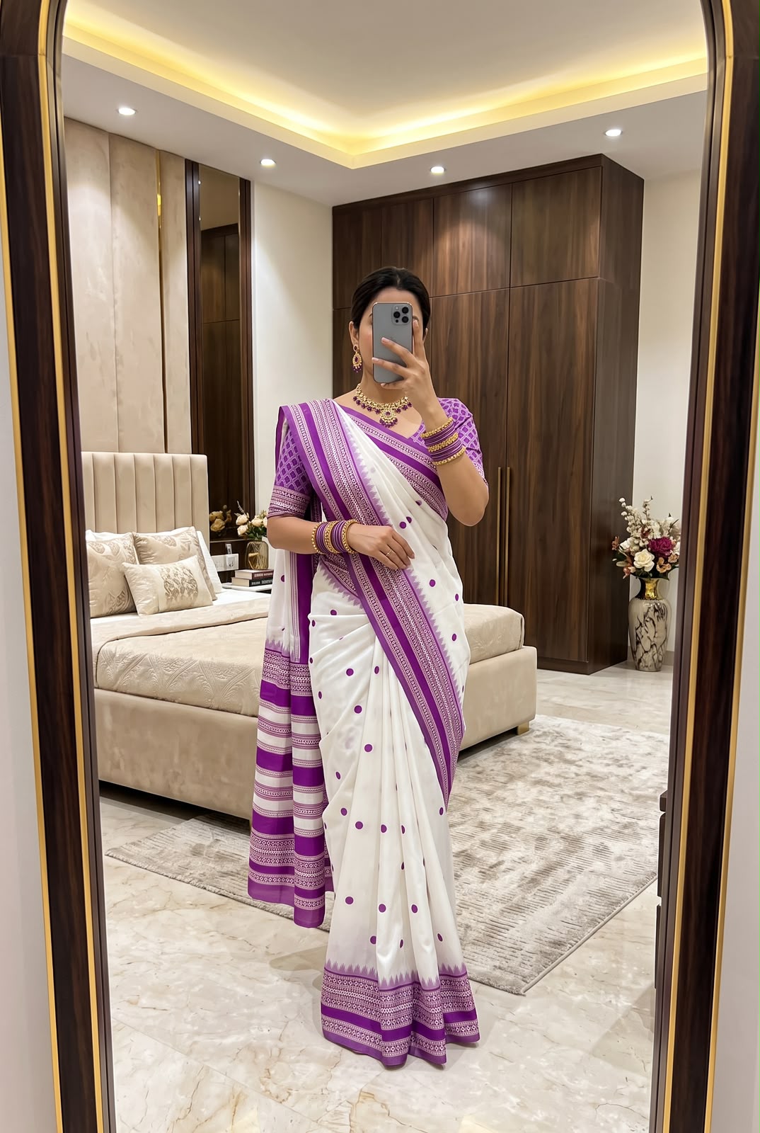 Allure Off White Pure Banarasi Silk Saree With Hypnotic Blouse Piece