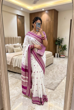 Evanescent Off White Pure Banarasi Silk Saree With Brood Blouse Piece