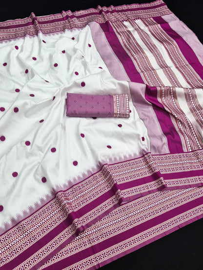 Evanescent Off White Pure Banarasi Silk Saree With Brood Blouse Piece