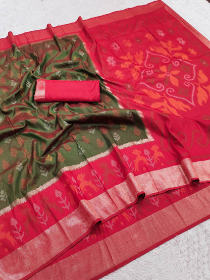 Resonant Green Pure Banarasi Silk Saree With Enamoring Blouse Piece