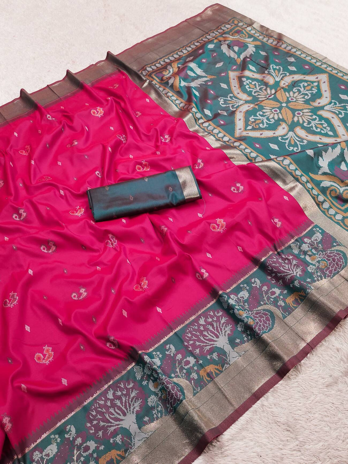 Adorning Dark Pink Banarasi Pochampally Silk Saree With Engaging Blouse Piece