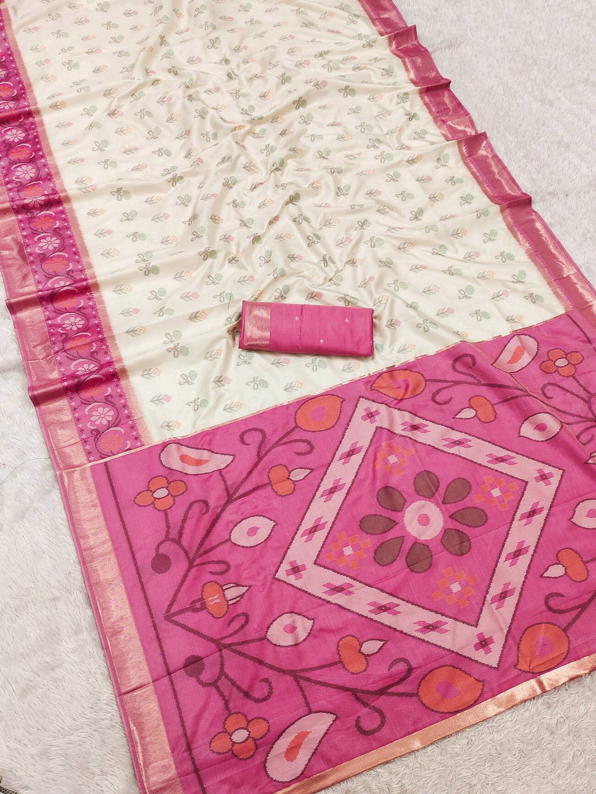 Breathtaking Beige Banarasi Pochampally Silk Saree With Refreshing Blouse Piece