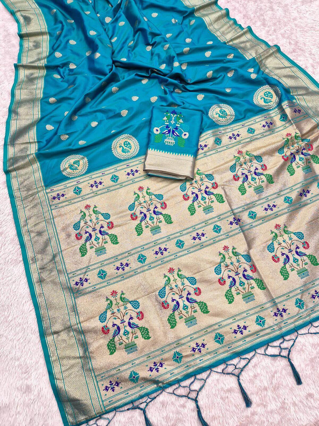 Majestic Firozi Paithani Silk Saree With Effulgent Blouse Piece