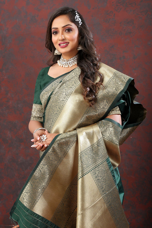 Load image into Gallery viewer, Engaging Dark Green Soft Banarasi Silk Saree With Opulent Blouse Piece
