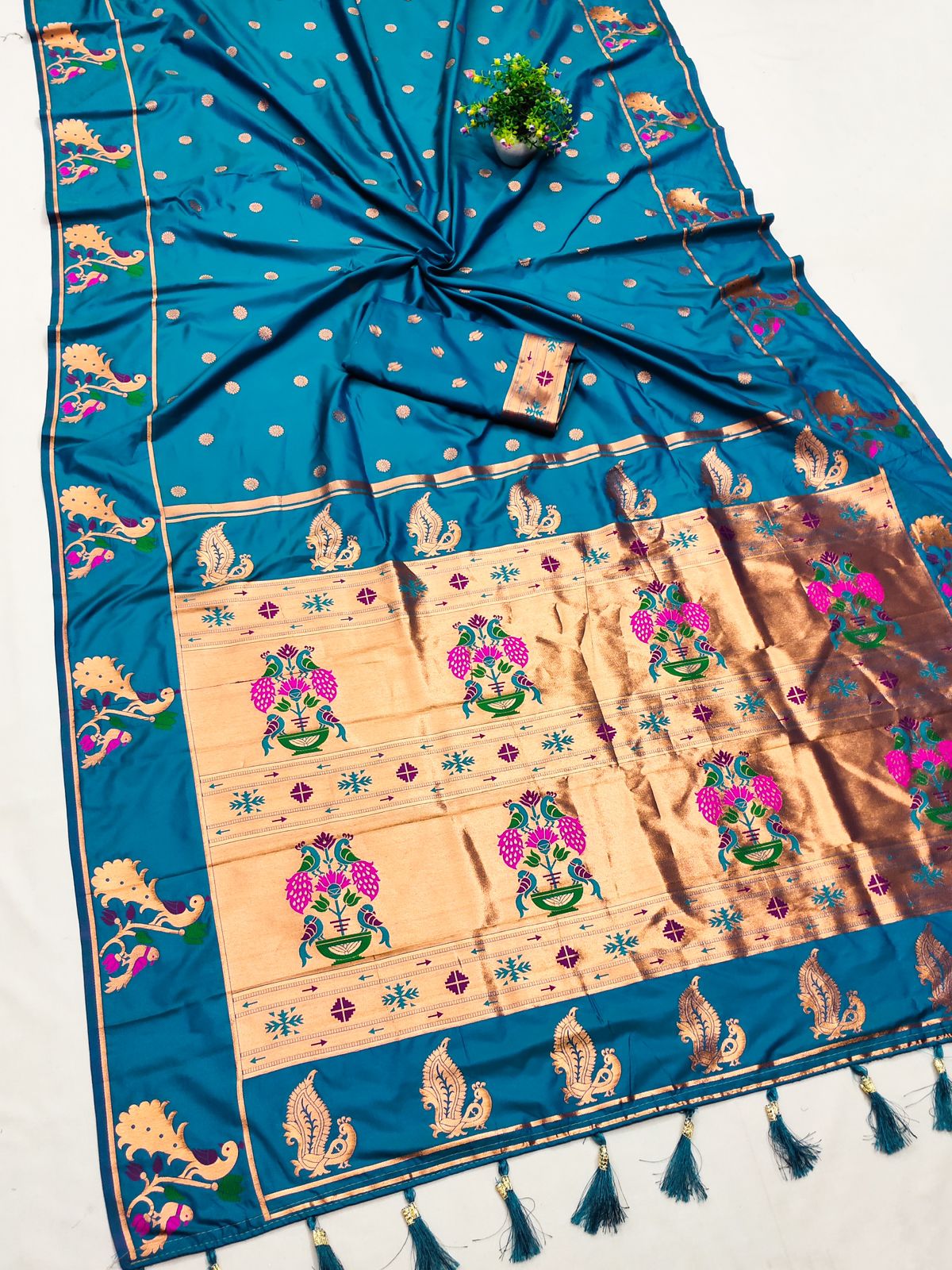 Epiphany Firozi Paithani Silk Saree With Piquant Blouse Piece