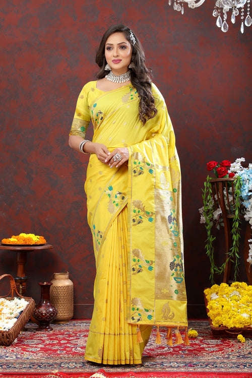 Load image into Gallery viewer, Sumptuous Lemon Paithani Silk Saree With Glamorous Blouse Piece
