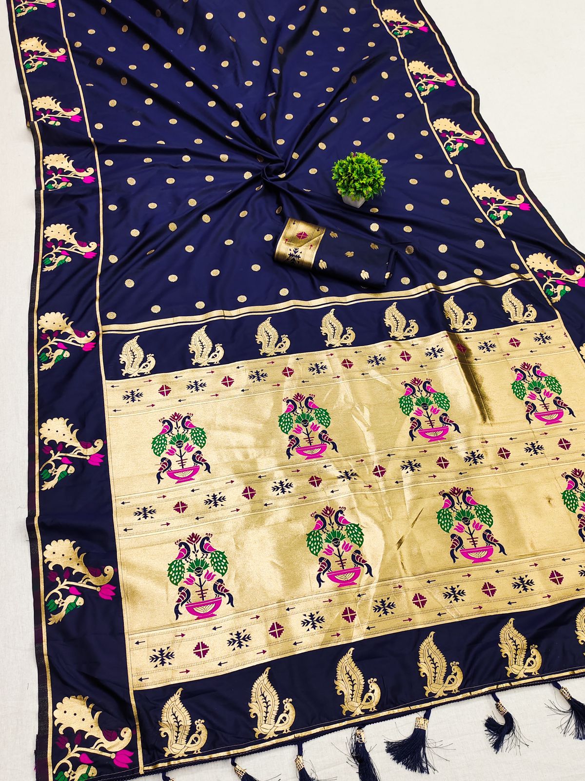 Elaborate Navy Blue Paithani Silk Saree With Quixotic Blouse Piece