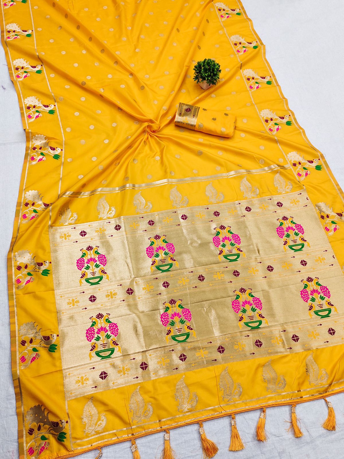 Elaborate Yellow Paithani Silk Saree With Inimitable Blouse Piece