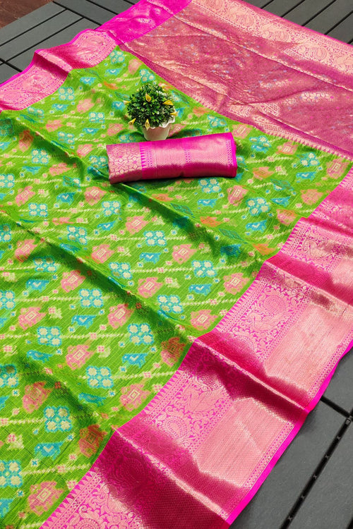 Load image into Gallery viewer, Enticing Pista Cotton Silk Saree With Effervescent Blouse Piece
