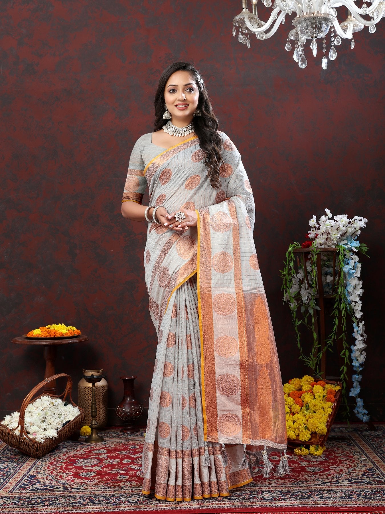 Splendiferous Grey Cotton Silk Saree With Proficient Blouse Piece