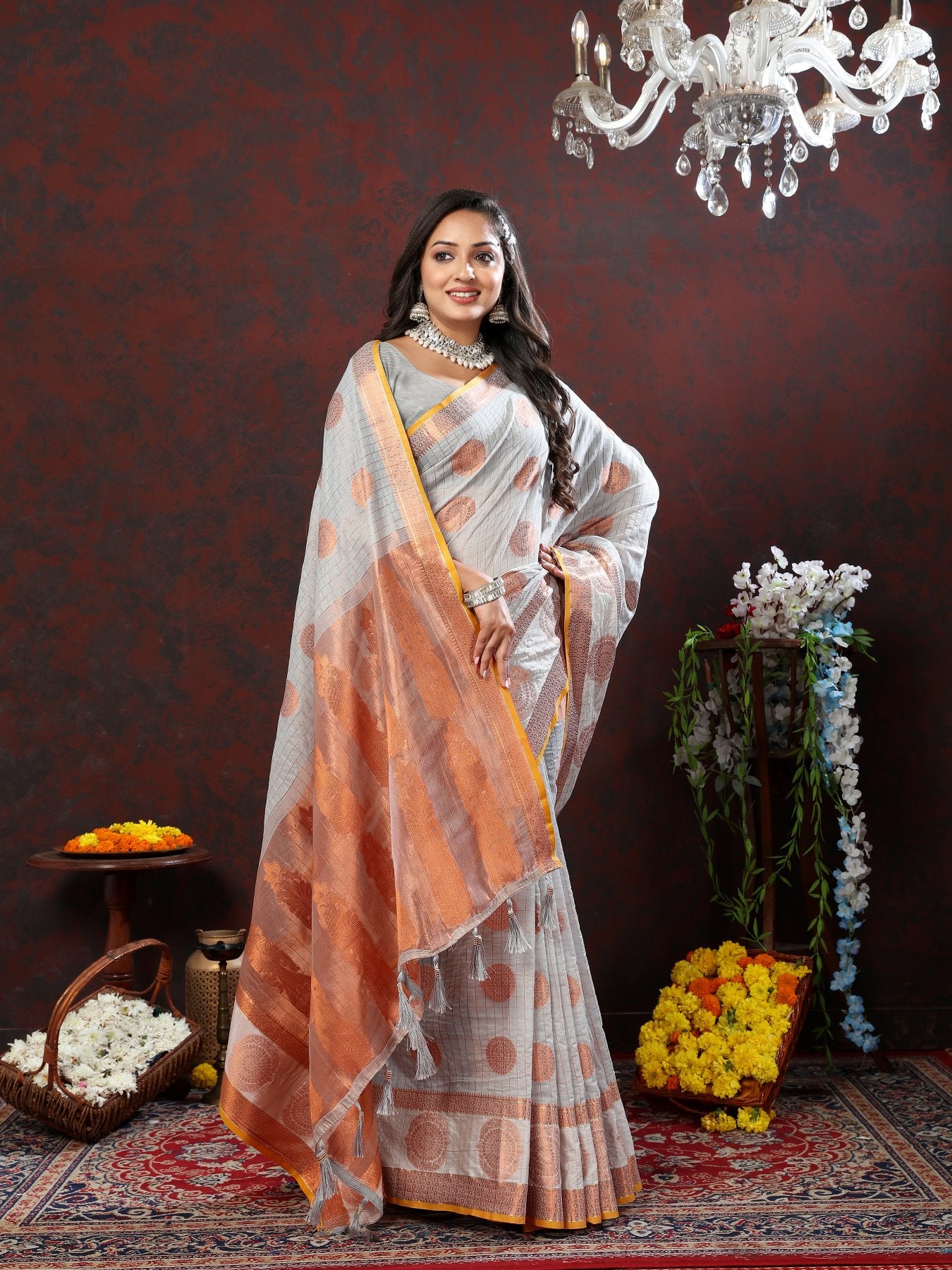 Splendiferous Grey Cotton Silk Saree With Proficient Blouse Piece