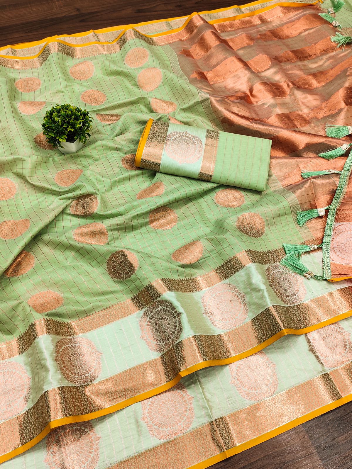 Prodigal Pista Cotton Silk Saree With Piquant Blouse Piece