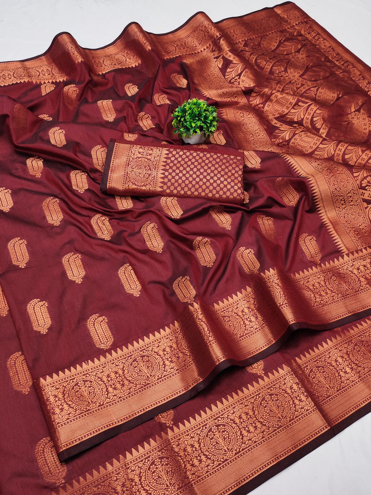 Devastating Wine Soft Banarasi Silk Saree With Profuse Blouse Piece