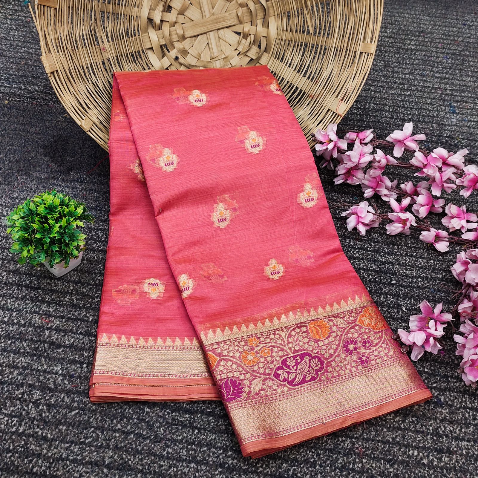 Luxuriant Pink Soft Banarasi Silk Saree With Radiant Blouse Piece