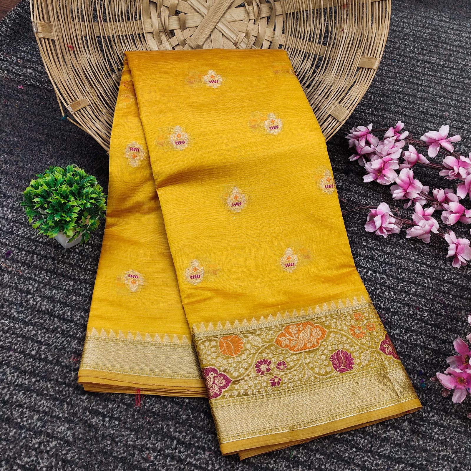 Elaborate Yellow Soft Banarasi Silk Saree With Majestic Blouse Piece