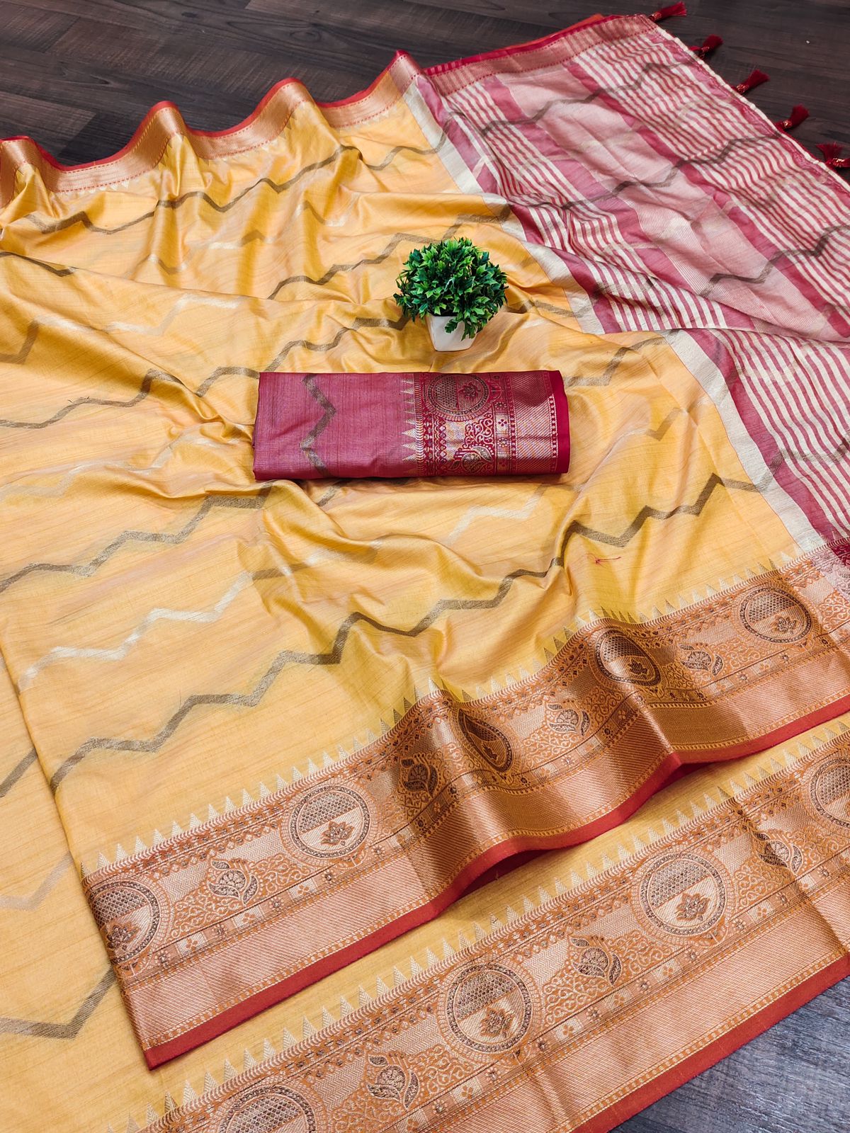 Staggering Yellow Soft Banarasi Silk Saree With Sonorous Blouse Piece
