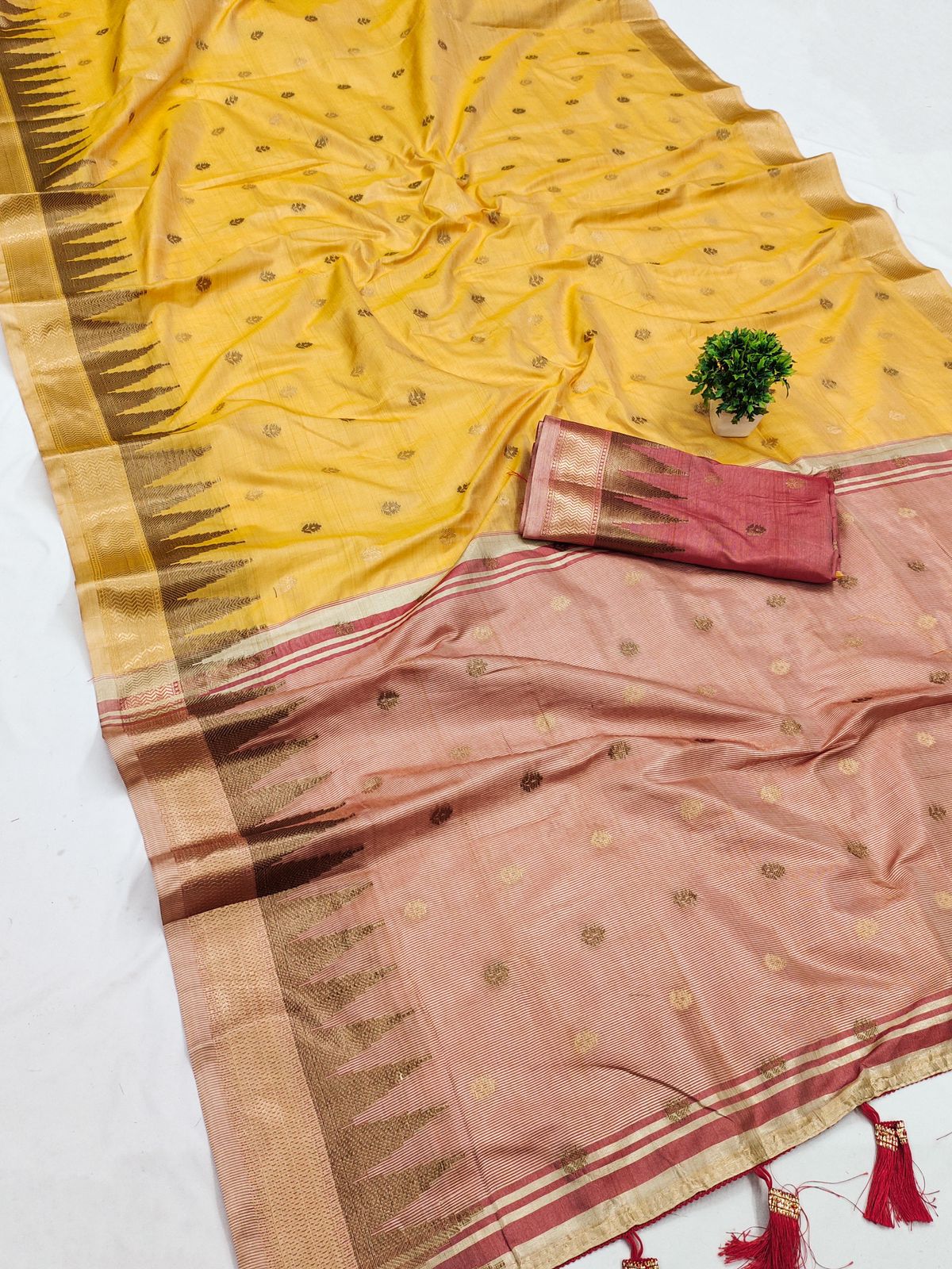 Designer Yellow Soft Banarasi Silk Saree With Hypnotic Blouse Piece