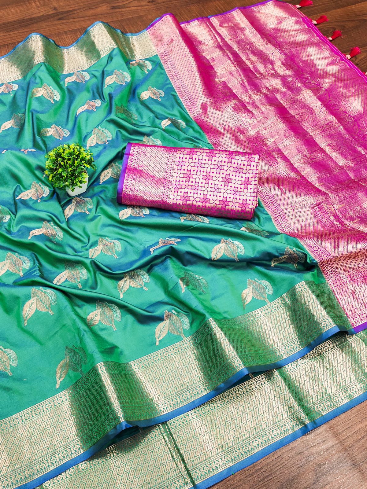 Efflorescence Green Soft Banarasi Silk Saree With Ratatouille Blouse Piece