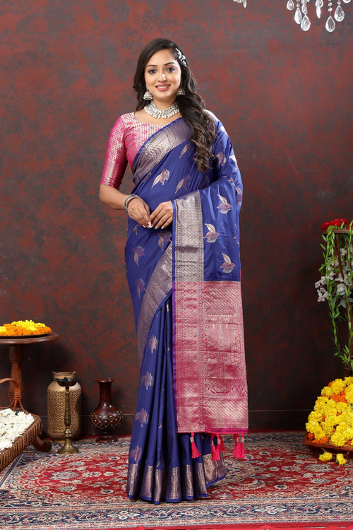 Load image into Gallery viewer, Engaging Navy Blue Soft Banarasi Silk Saree With Exuberant Blouse Piece
