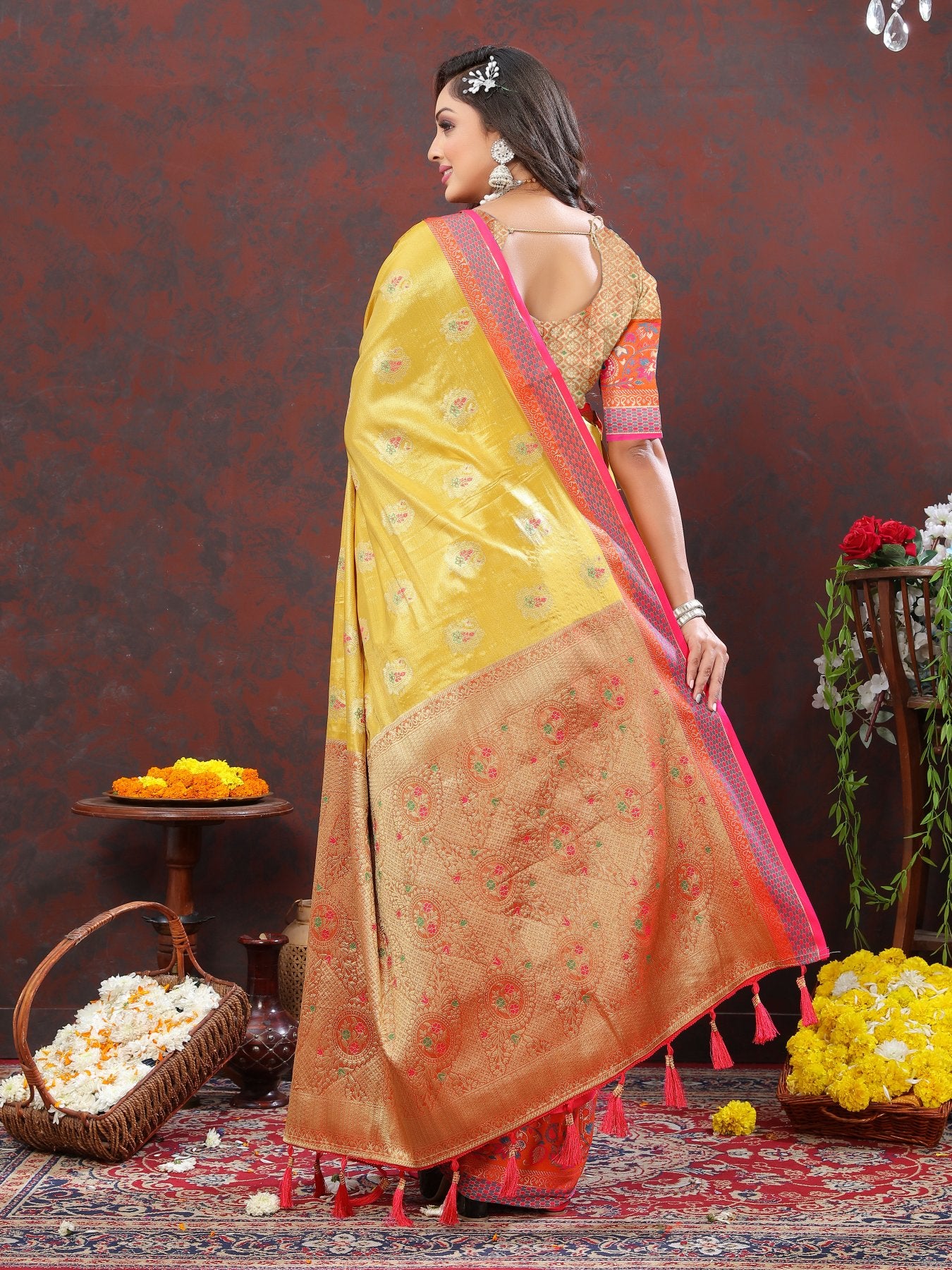 Confounding Yellow Soft Banarasi Silk Saree With Fantabulous Blouse Piece