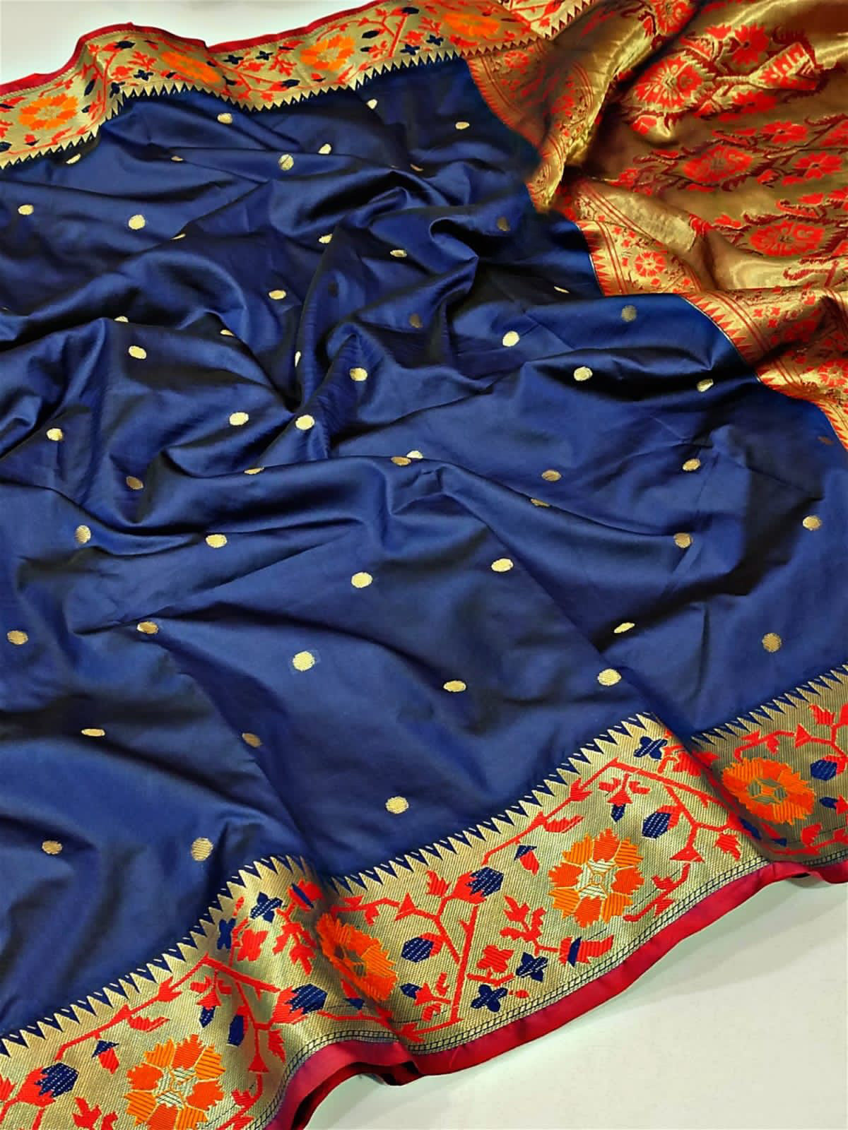 Vestigial Navy Blue Soft Banarasi Silk Saree With Elaborate Blouse Piece