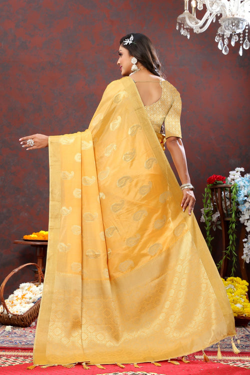 Load image into Gallery viewer, Fantabulous Yellow Cotton Silk Saree With Denouement Blouse Piece
