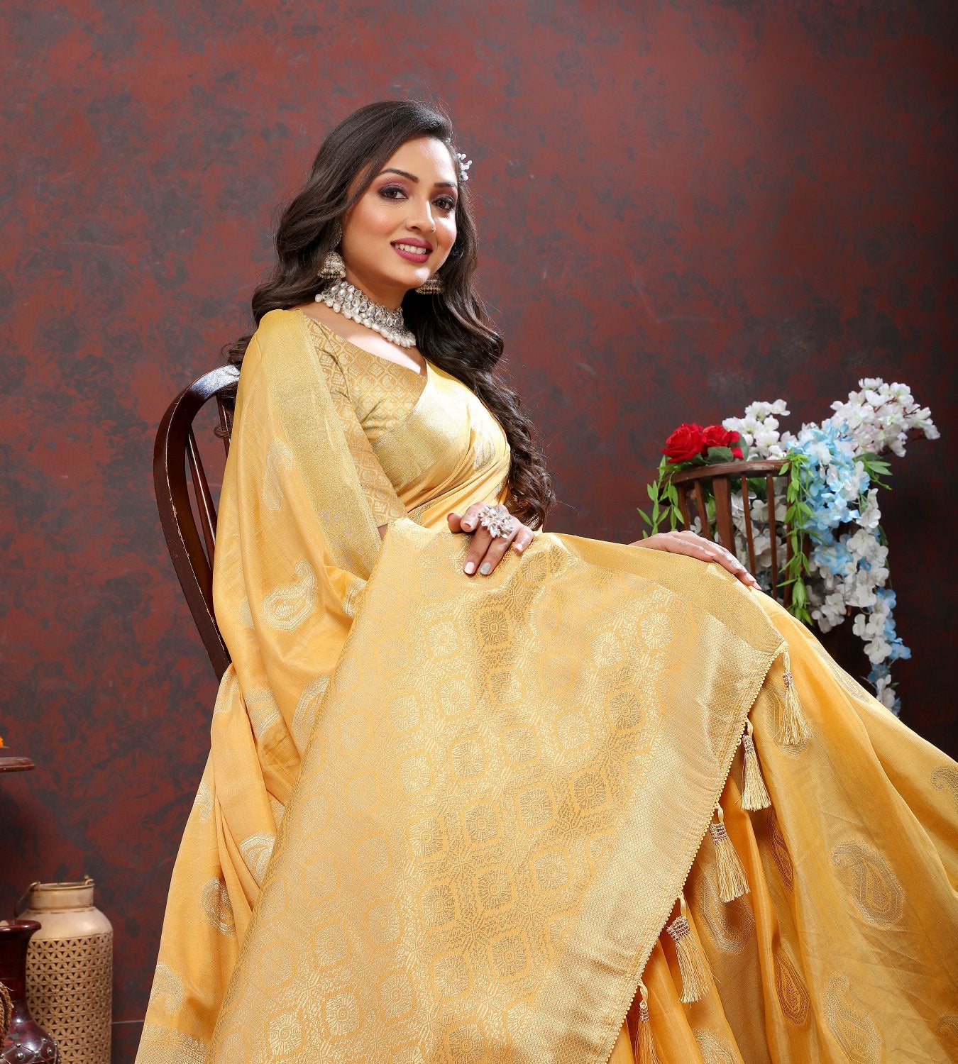 Fantabulous Yellow Cotton Silk Saree With Denouement Blouse Piece