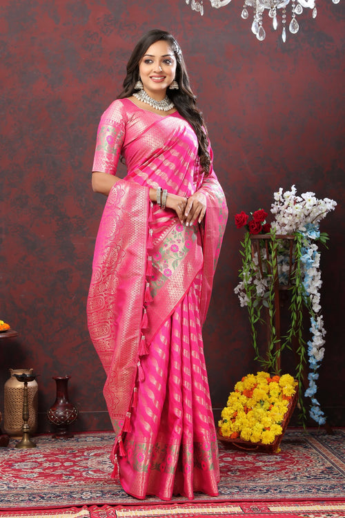 Load image into Gallery viewer, Efflorescence Dark Pink Soft Banarasi Silk Saree With Redolent Blouse Piece
