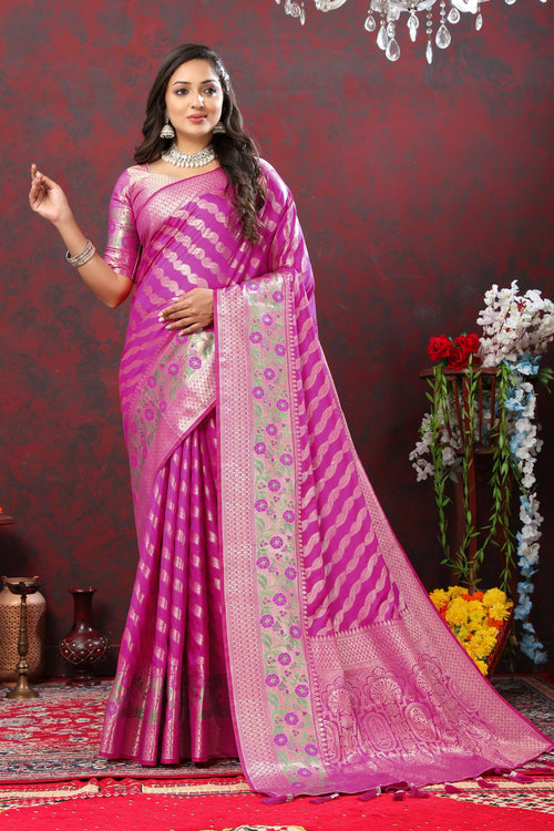 Load image into Gallery viewer, Amiable Purple Soft Banarasi Silk Saree With Confounding Blouse Piece
