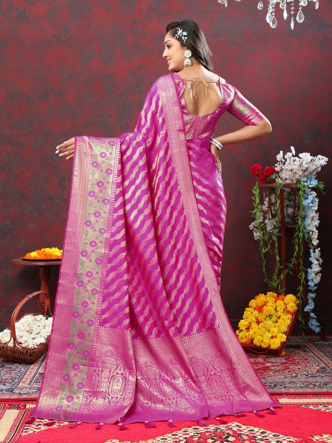 Amiable Purple Soft Banarasi Silk Saree With Confounding Blouse Piece