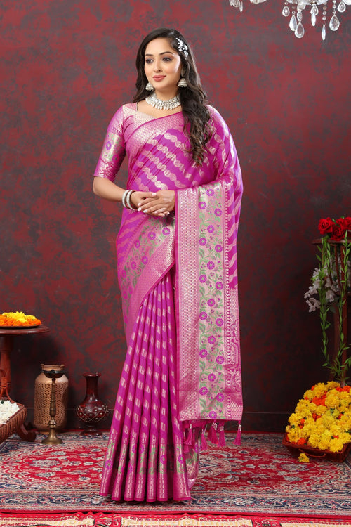 Load image into Gallery viewer, Amiable Purple Soft Banarasi Silk Saree With Confounding Blouse Piece
