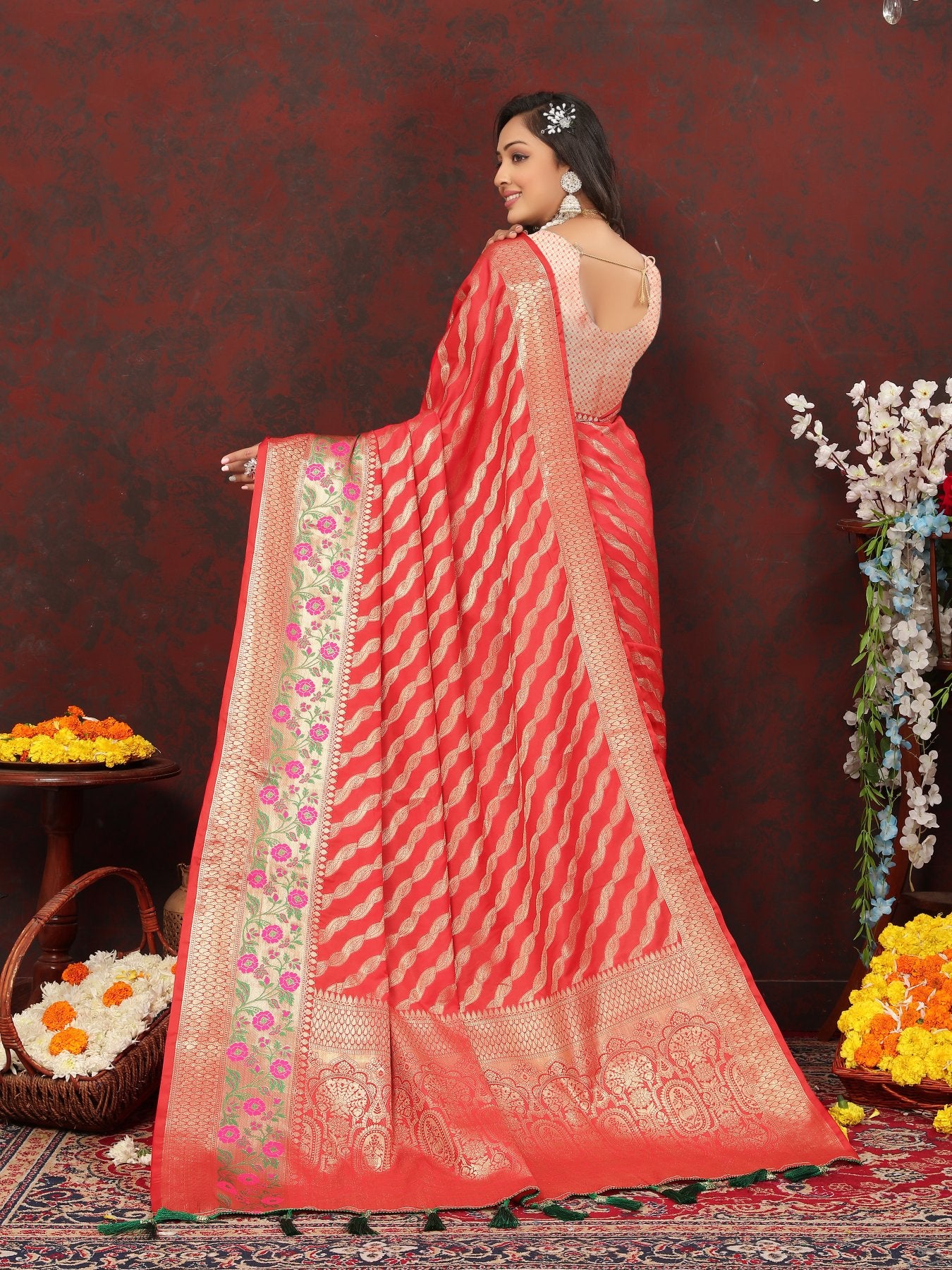 Sempiternal Red Soft Banarasi Silk Saree With Lassitude Blouse Piece