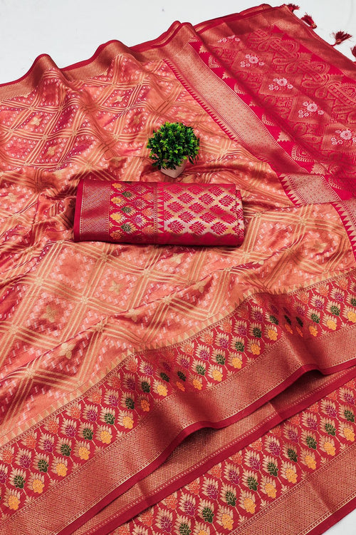 Load image into Gallery viewer, Snazzy Peach Soft Banarasi Silk Saree With Staggering Blouse Piece
