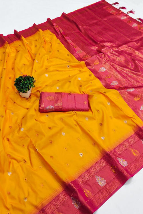 Load image into Gallery viewer, Murmurous Yellow Soft Banarasi Silk Saree With Seraglio Blouse Piece
