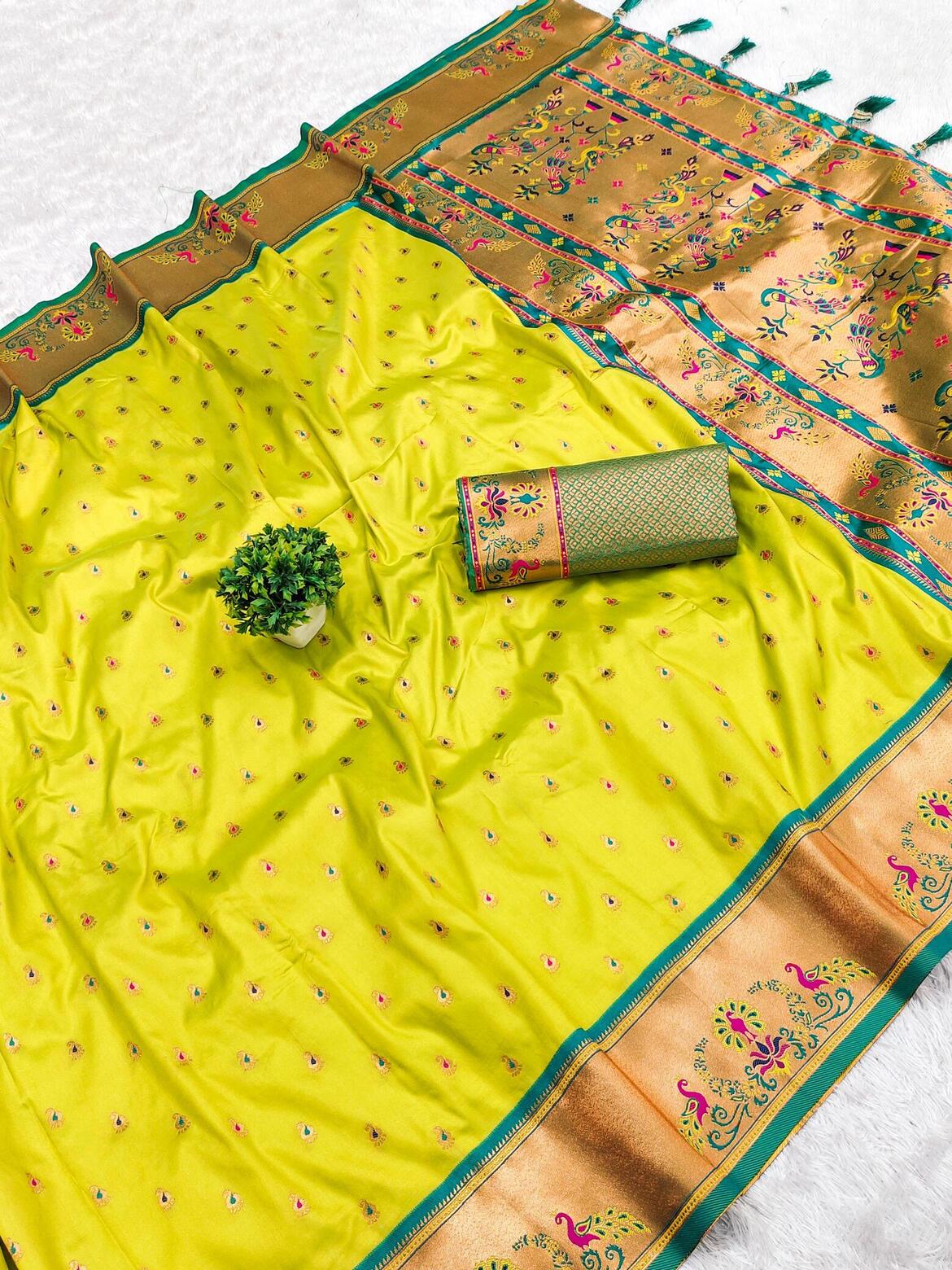 Opulent Parrot Paithani Silk Saree With Majesty Blouse Piece