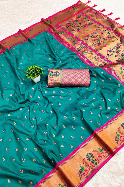 Load image into Gallery viewer, Adoring Rama Paithani Silk Saree With Comely Blouse Piece
