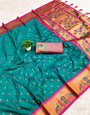 Adoring Rama Paithani Silk Saree With Comely Blouse Piece