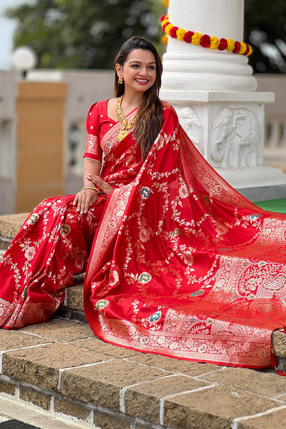 Incredible Red Soft Banarasi Silk Saree With Alluring Blouse Piece