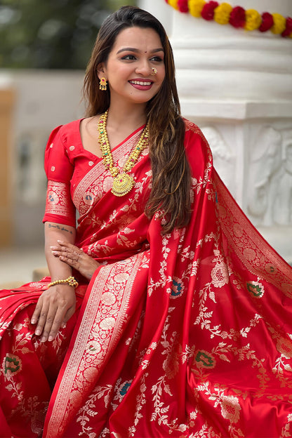 Incredible Red Soft Banarasi Silk Saree With Alluring Blouse Piece