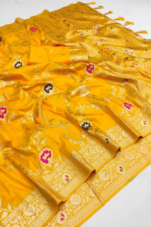 Load image into Gallery viewer, Nectarous Yellow Soft Banarasi Silk Saree With Seraphic Blouse Piece
