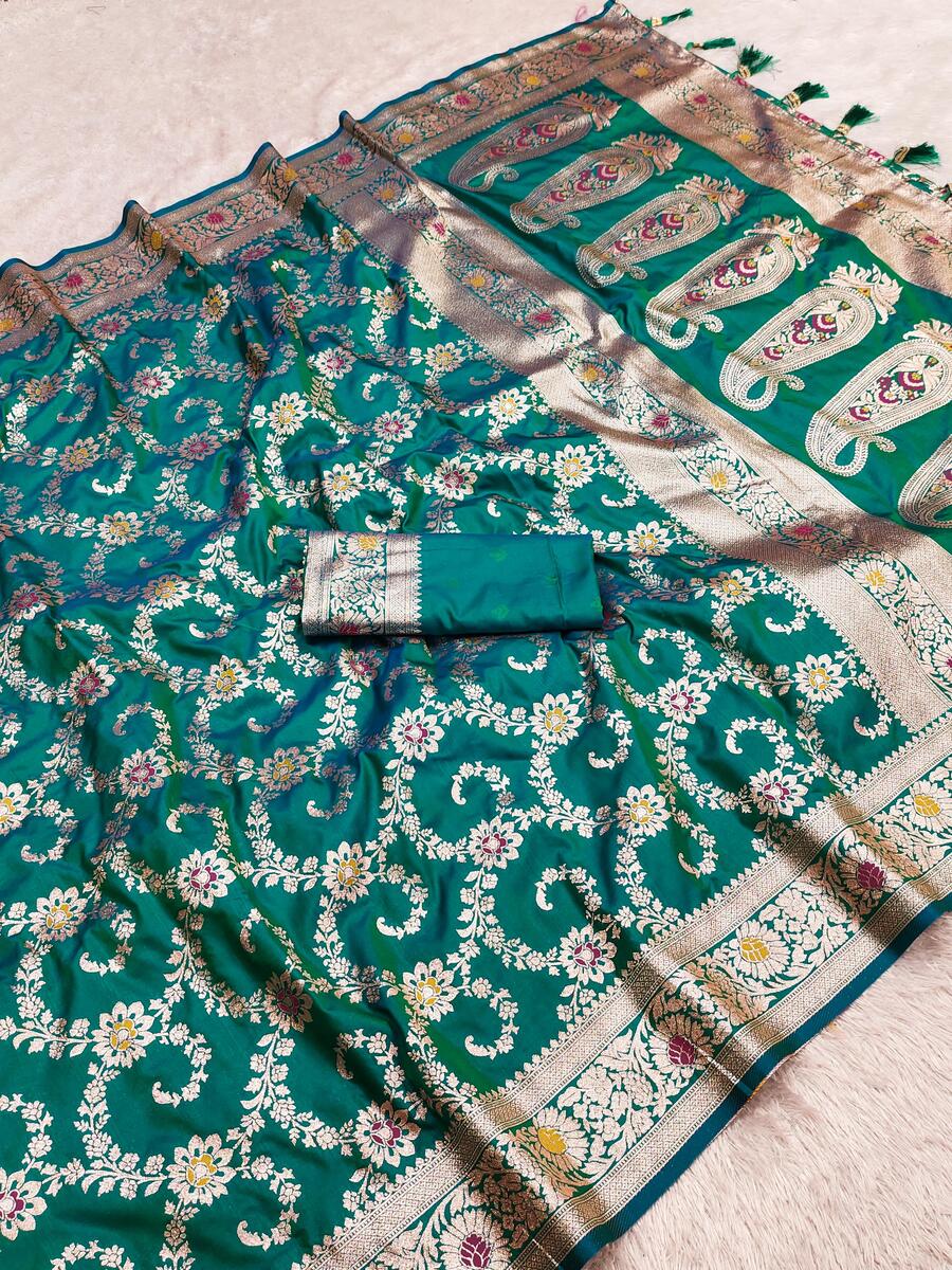 Divine Rama Soft Banarasi Silk Saree With Conflate Blouse Piece