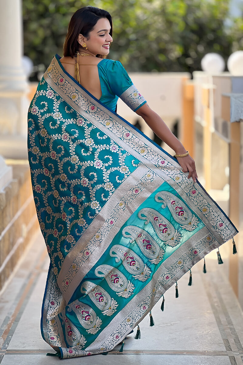 Divine Rama Soft Banarasi Silk Saree With Conflate Blouse Piece